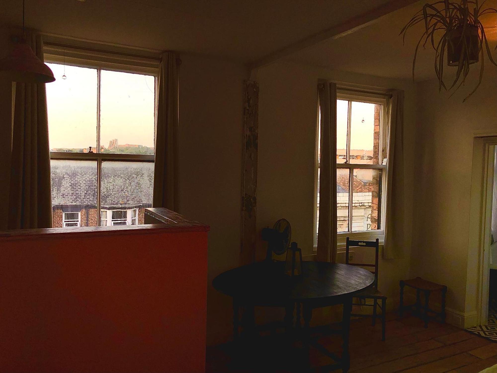 New! Castle View Studio Apartment سكرابورو المظهر الخارجي الصورة